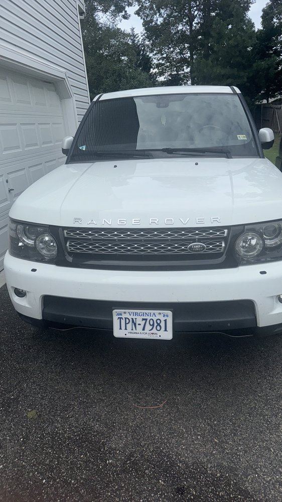 White Range Rover Sport assisted during a roadside assistance call in Richmond, Virginia